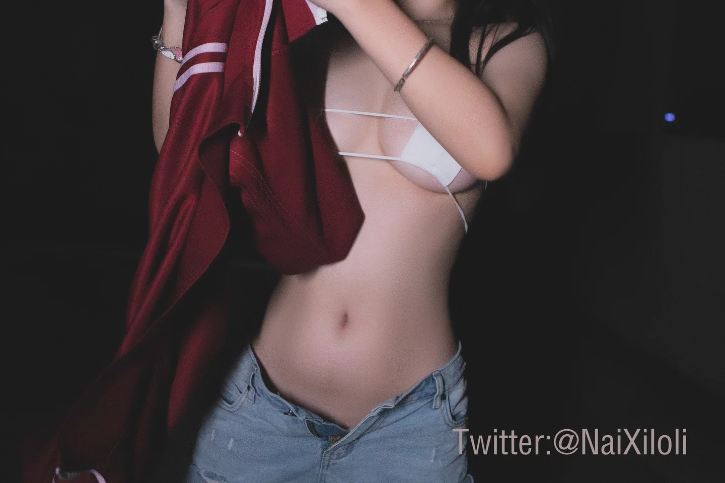 狍崽饭_No_002_酒红色外套深夜露出_110P,4V_523MB tg@simisebaisi 【丝足阁】014.webp